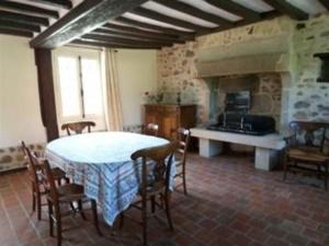 Maison à colombages rénovée en bord de forêt - FR-1-410-190