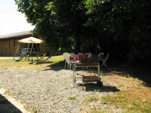 Maison Spacieuse et Indépendante avec Jardin et Terrasse, Idéale pour Observer la Nature en Sarthe - FR-1-410-215