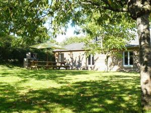 Gîte Saint-Léonard-des-Bois, 8 pièces, 15 personnes - FR-1-410-224