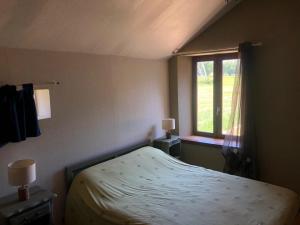 Maisons de vacances Gite Monce-en-Belin, 4 pieces, 11 personnes - FR-1-410-248 : photos des chambres