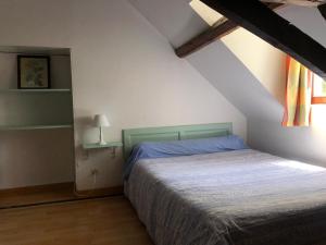 Maisons de vacances Gite Monce-en-Belin, 4 pieces, 11 personnes - FR-1-410-248 : photos des chambres