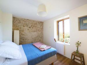 Maisons de vacances Gite Badecon-le-Pin, 6 pieces, 11 personnes - FR-1-591-13 : photos des chambres