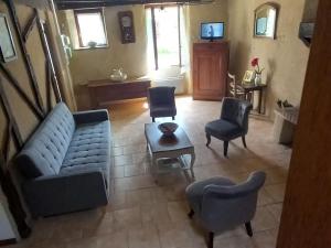 Maison paisible avec jardin clos, terrasse, proche lac dEguzon et villages médiévaux - FR-1-591-102