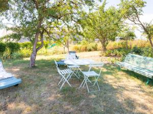 Gîte familial près de Nancy avec grand jardin, spa, salle de jeux, et équipements pêche - FR-1-584-15