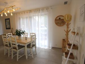 Maisons de vacances Maison Saint-Brevin-les-Pins, 4 pieces, 6 personnes - FR-1-364-112 : photos des chambres