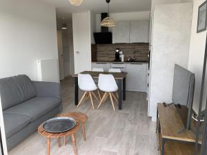 Appartement T2 Centre Ville avec Parking - Fort-Mahon-Plage - FR-1-482-94