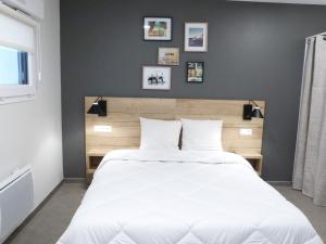 Appartement PMR avec balcon, piscine, parking et plage à La Tranche-sur-Mer - FR-1-194-229