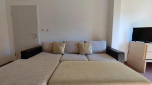 Beach Pool and Spa Apartment in Marina Cape