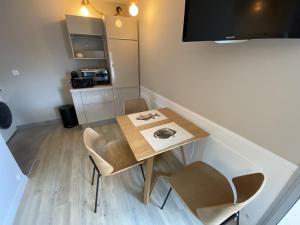 Studio refait à neuf, front de mer, avec parking, pour 3 personnes - FR-1-474-147