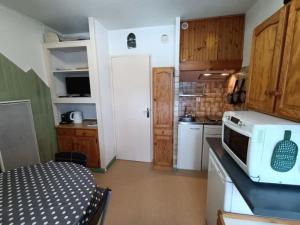 Appartement cosy 6 pers, proche pistes, balcon, casier à skis, parking gratuit - FR-1-602-25