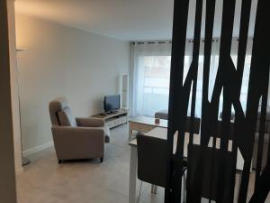 Appartements Appartement T3 renove a 10 min du centre-ville avec balcon, garage et WIFI a Saint-Jean-de-Luz - FR-1-239-584 : photos des chambres