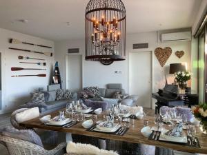 Exclusive villa with boat terrace