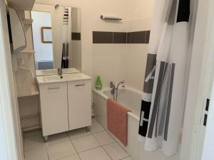 Appartements Appartement Fort-Mahon-Plage, 2 pieces, 4 personnes - FR-1-482-82 : photos des chambres