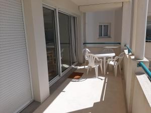 Appartement T2 avec terrasse à 10m du golf - FR-1-239-551