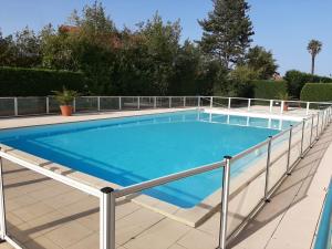 Appartements Appartement a Ciboure avec Terrasse, Piscine Chauffee et Parking - Ideal Golf et Plage - FR-1-239-551 : photos des chambres