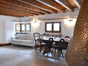 Chalets Chalet Meribel, 4 pieces, 6 personnes - FR-1-180-583 : photos des chambres