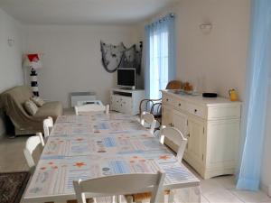 Maisons de vacances Maison Jard-sur-Mer, 4 pieces, 6 personnes - FR-1-485-76 : photos des chambres