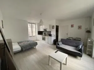 Appartement Rénové avec Cuisine Américaine et WIFI, Proche des Thermes Saint Roch - FR-1-541-32 - Barrou