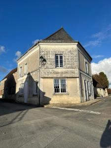 Maisons de vacances Charming old house in the heart of a small rural town : Maison de Vacances