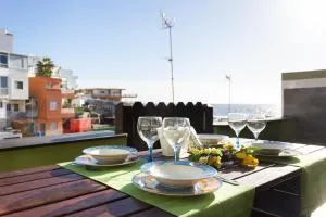 Home2Book Charming Sea Front House - El Escobonal