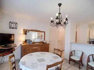 Appartement F2 Climatisé avec Terrasse et Parking - Proche Centre et Thermes, Lamalou-les-Bains - FR-1-451-134