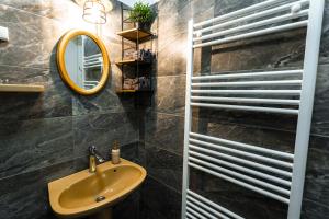 Palace Quarter Suite