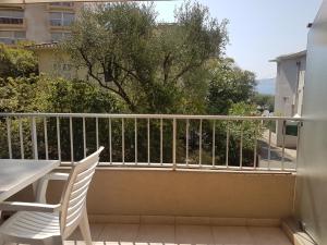 Appartement 2P avec Balcon, Clim, à 50m de la Plage et Centre-ville, WiFi et Parking Disponibles - FR-1-466A-3