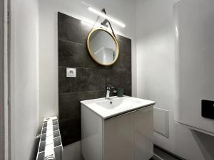 Appartements Le Petit Marin • Cosy • Netflix & Wifi • Proche Centre-Ville : photos des chambres