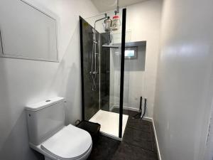 Appartements Le Petit Marin • Cosy • Netflix & Wifi • Proche Centre-Ville : photos des chambres