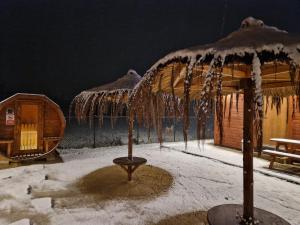 Apartament z Tężnią Solankową, Sauną, Kominkiem LED nad Jeziorem Żywieckim