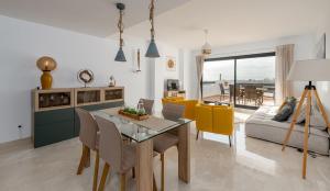 Lotus 2401 - Beautiful apartment with pool & sea view