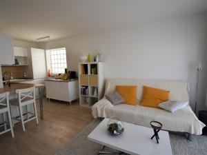 Arcachon : T2 moderne à 2 pas de la plage avec balcon, WiFi, parking et TV cinéma - FR-1-420-71