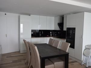 Appartement moderne 2 chambres, proche plage, jusquà 6 pers. - FR-1-197-423