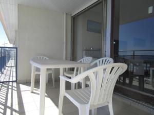 Appartement 2 chambres face à la mer avec balcon et wifi - FR-1-197-428