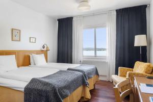 Twin Room with Lake View room in Hotell Frykenstrand; Sure Hotel Collection by Best Western