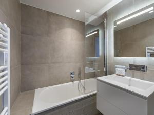 Appartement neuf et contemporain avec cheminée, proche pistes de Méribel - FR-1-565-61