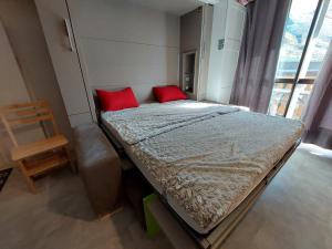 Studio moderne, centre station, terrasse sud, animaux admis - FR-1-516-194