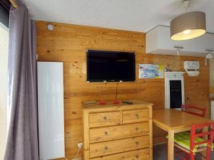 Studio moderne, centre station, terrasse sud, animaux admis - FR-1-516-194