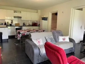 Appartement spacieux avec Wi-Fi et parking, près des télécabines - FR-1-692-30