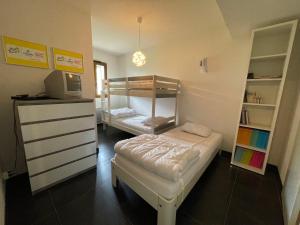 "Appartement familial à proximité des télécabines avec Multi Pass offert – Idéal pour des vacances dété !" - FR-1-692-30