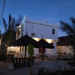 Lala salama Kendwa villas