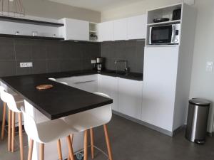 Appartement 6 pers avec balcon, piscine et accès direct plage à La Tranche-sur-Mer - FR-1-194-195