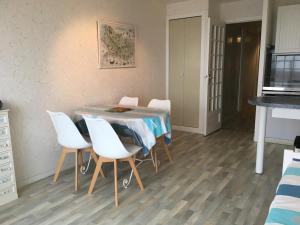 Fort-Mahon-Plage: Studio balcon, équipements complets, parking privé - FR-1-482-12