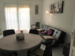 Charmante maisonnette à Fort-Mahon-Plage, près de la Baie dAuthie, 2 chambres, jardin, parking inclus - FR-1-482-38