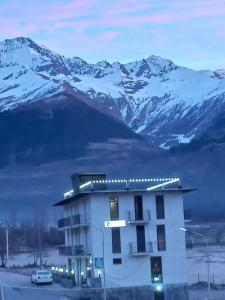 Tetne Qor Guesthouse