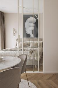 IVIS House - Elegant Apartment with Church View in Vilnius Old Town