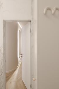 IVIS House - Elegant Apartment with Church View in Vilnius Old Town