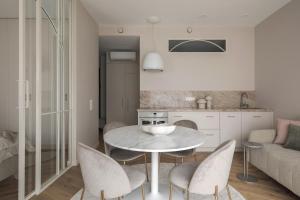 IVIS House - Elegant Apartment with Church View in Vilnius Old Town