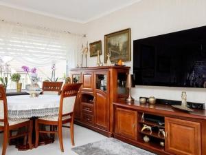 Comfortable 2-bedroom holiday apartment, pool, close to the beach, Rewal