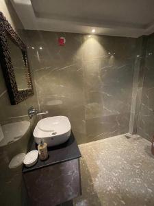 FlxHo Uno - Serviced Apartment & Rooms - Golf Course Road